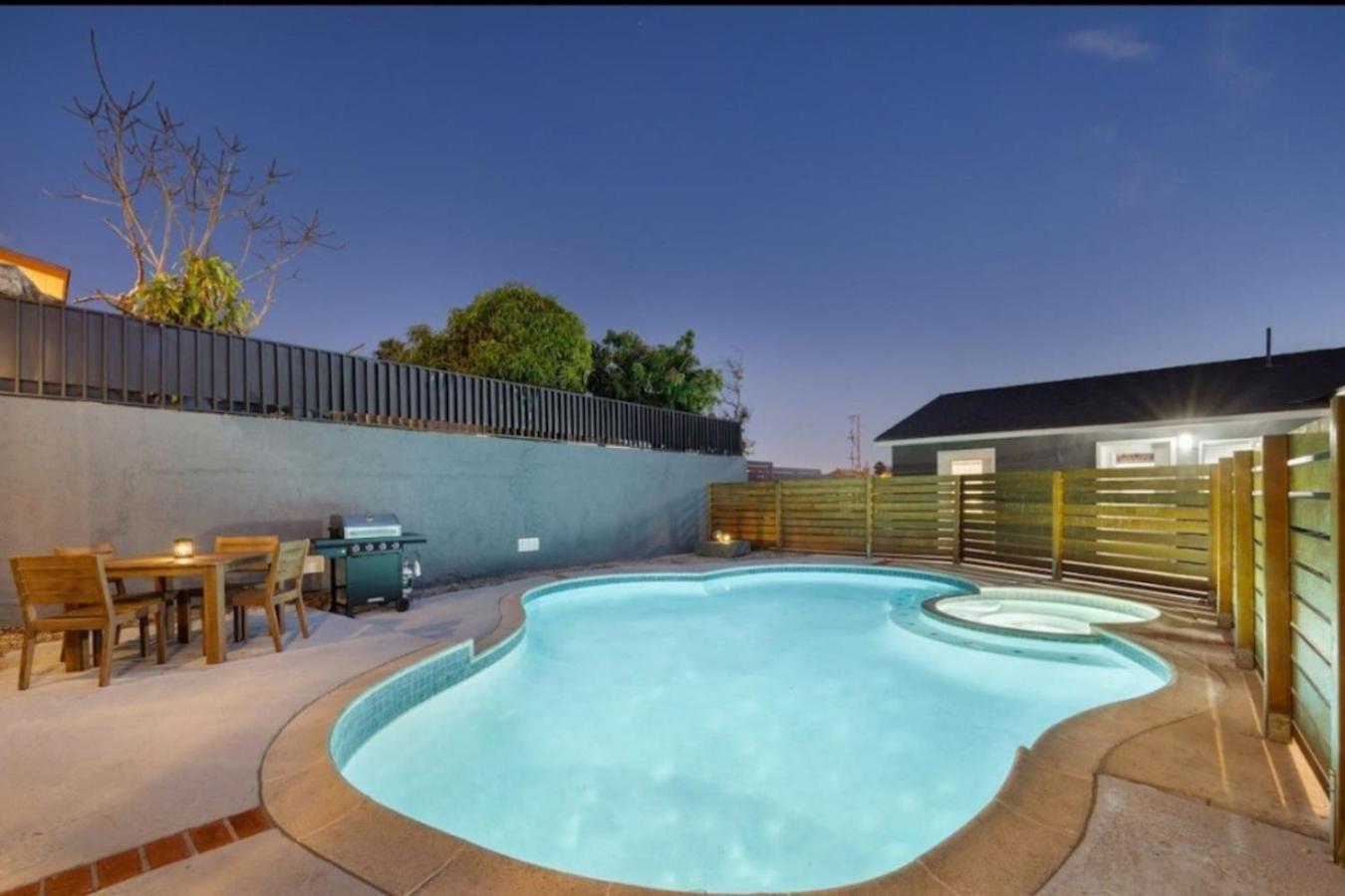 Holiday home Bella Casa Pool Min To Downtown Beaches *