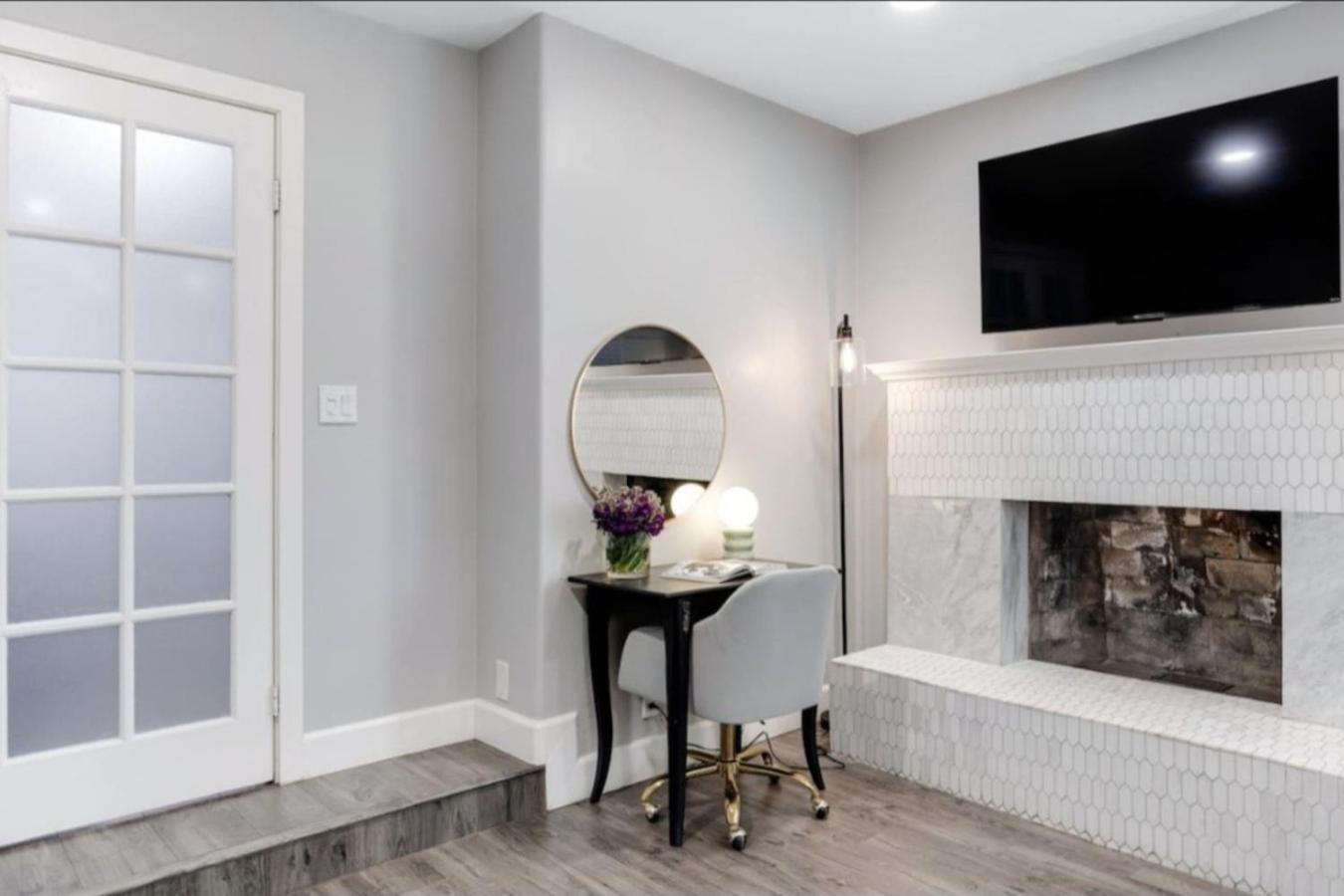 Holiday home Bella Casa Pool Min To Downtown Beaches