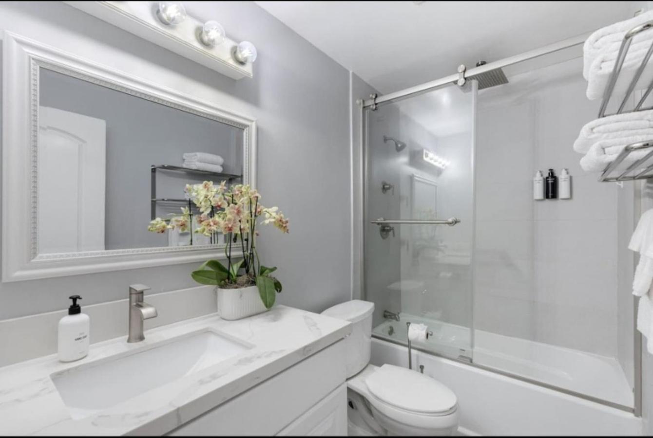 Holiday home Bella Casa Pool Min To Downtown Beaches