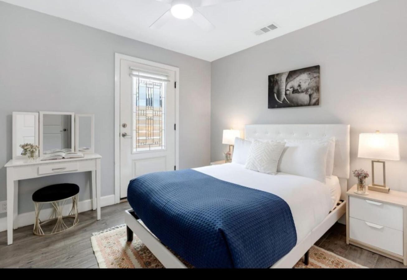 Holiday home Bella Casa Pool Min To Downtown Beaches